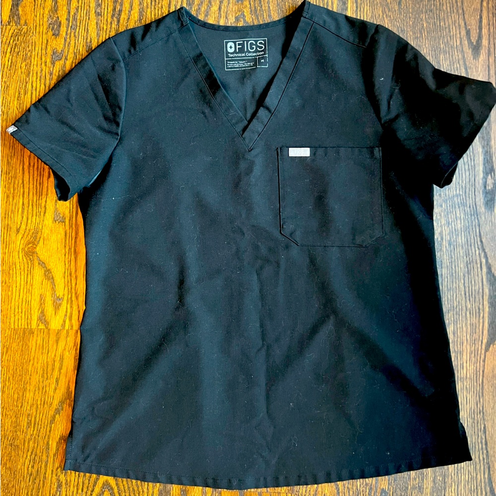 figs • black • catarina • scrub • top
